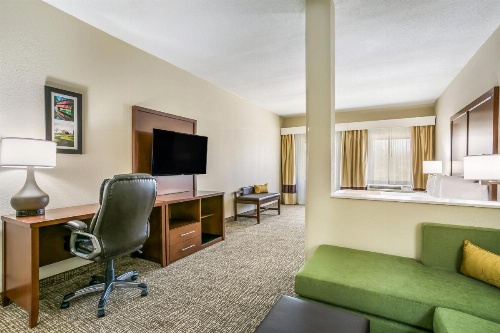 Aspire Hotel and Suites image 10