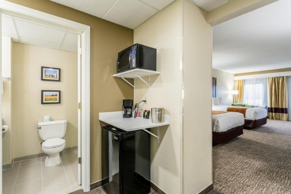 Aspire Hotel and Suites Image 34
